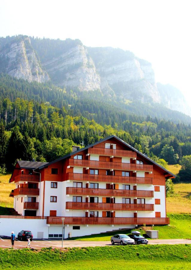 Appartement Confortable A Thollon-Les-Memises Avec Vue Bagian luar foto