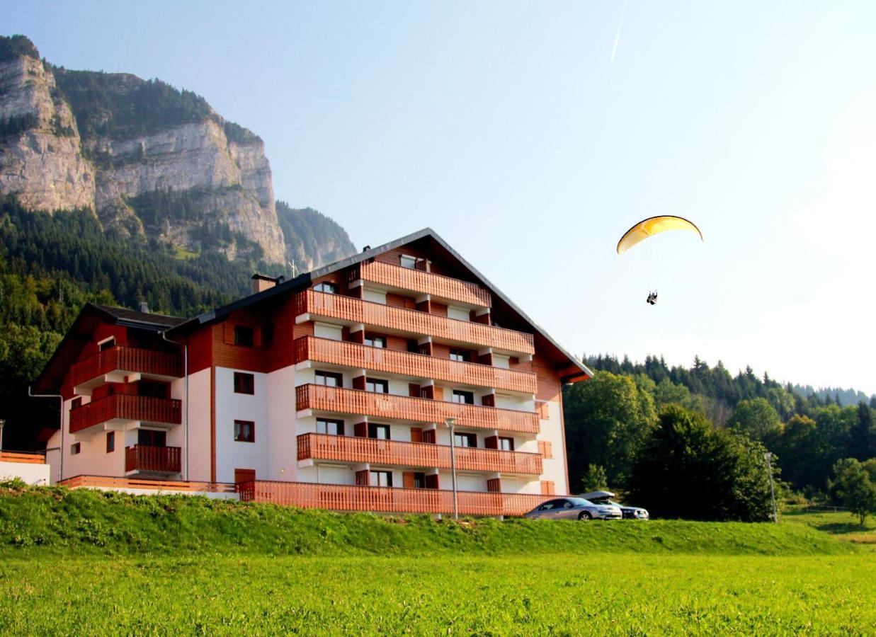 Appartement Confortable A Thollon-Les-Memises Avec Vue Bagian luar foto